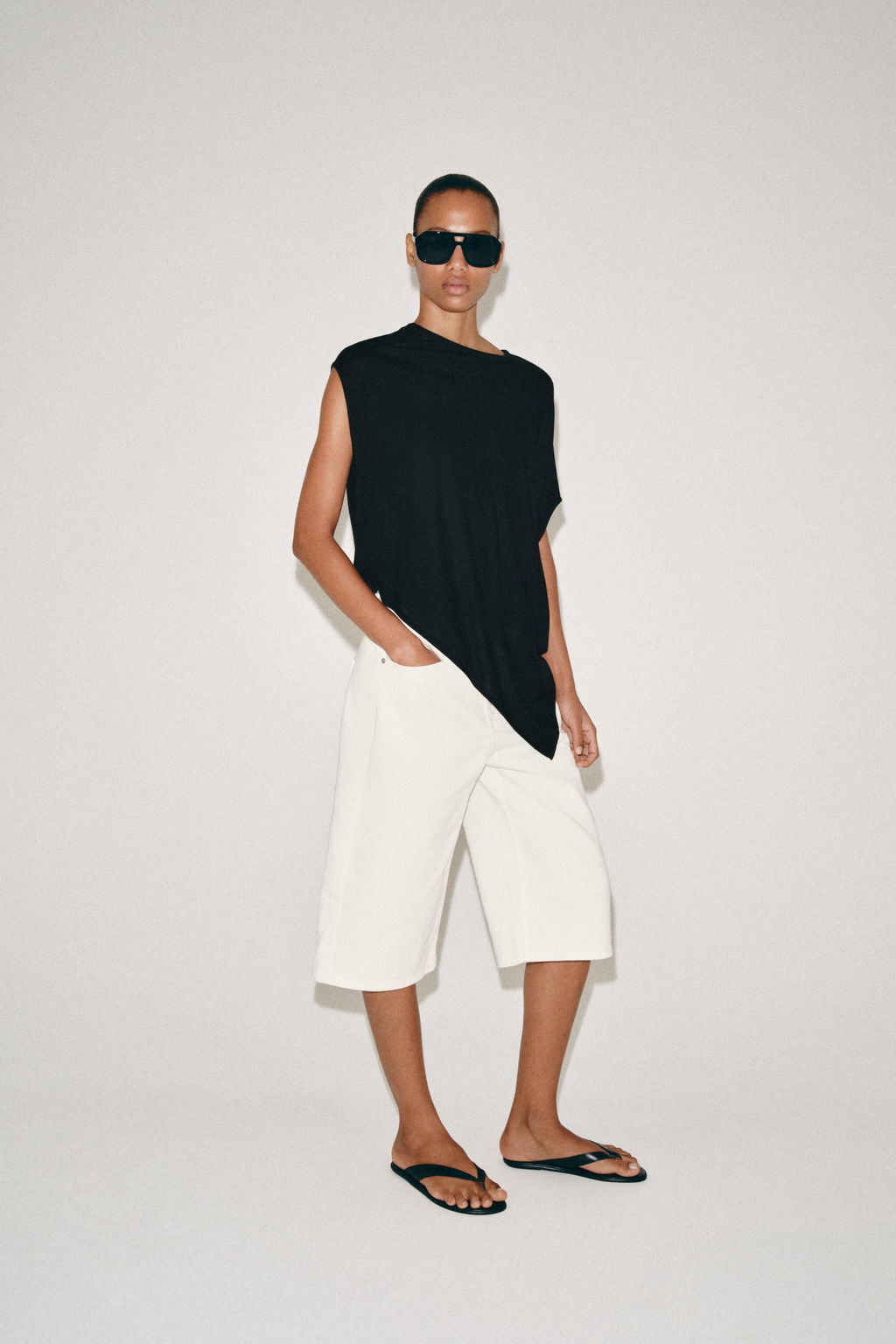 TOP ASIM?TRICO PUNTO / Negro