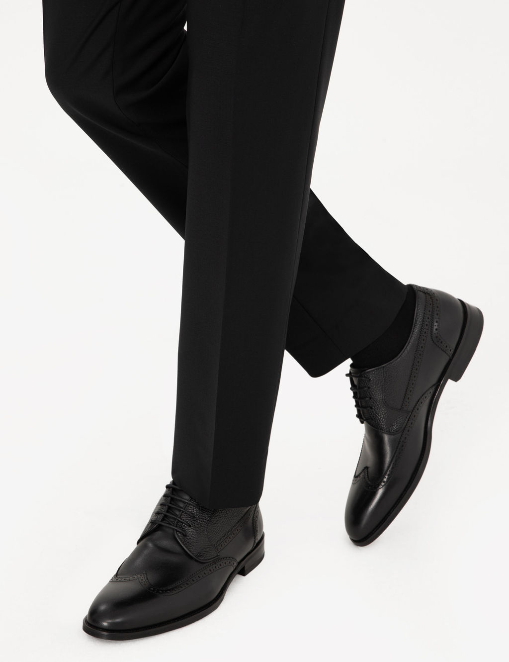 Черные классические туфли