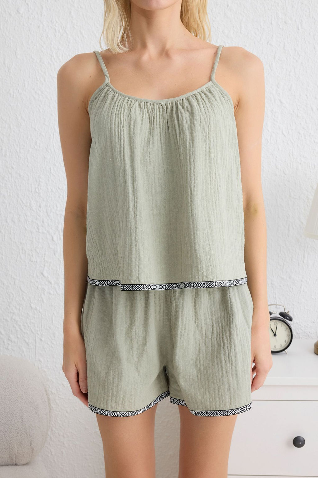 Trendyolmilla Yesil %100 Pamuklu Etnik Serit Aksesuarl? Muslin Sortlu Dokuma Pijama Tak?m? THMSS25PT00135  фото 3