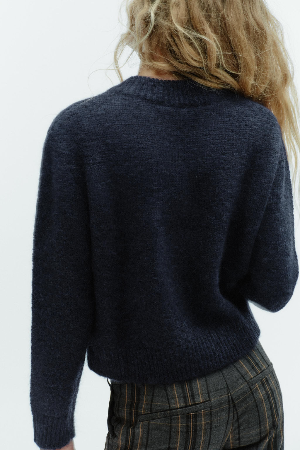 WOOL AND ALPACA V-NECK JUMPER