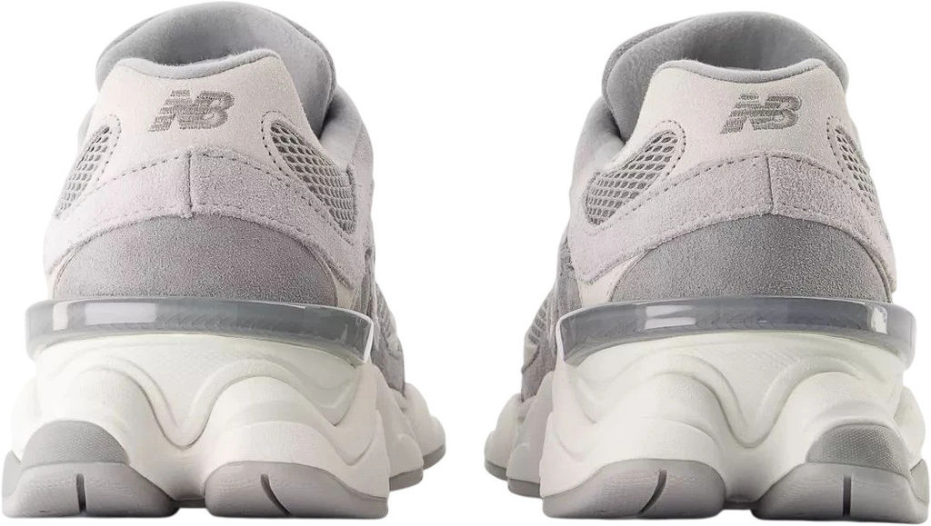 Кроссовки взрослые