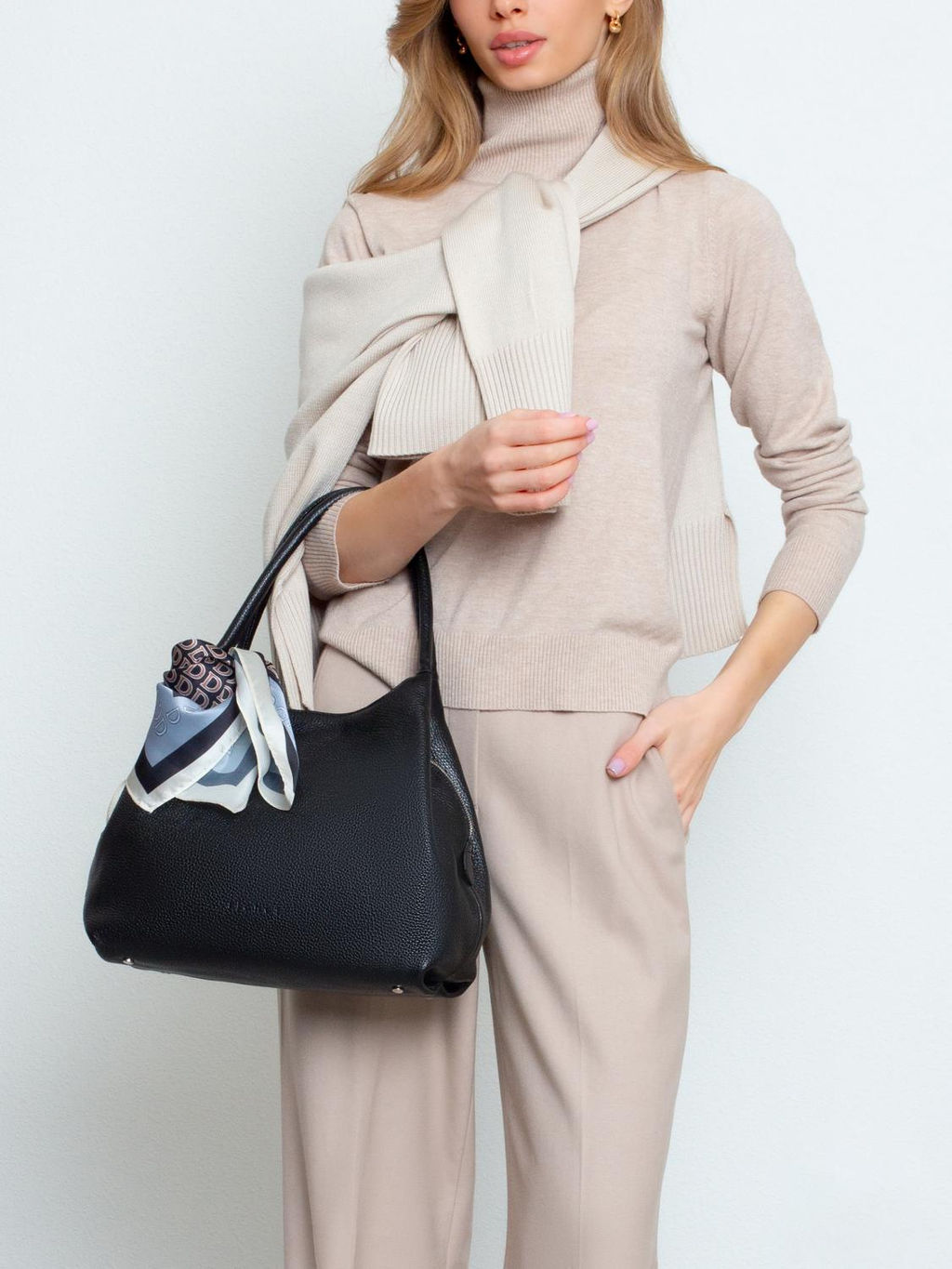 Женская кожаная сумка Richet 2395LN 376 Черный фото 3