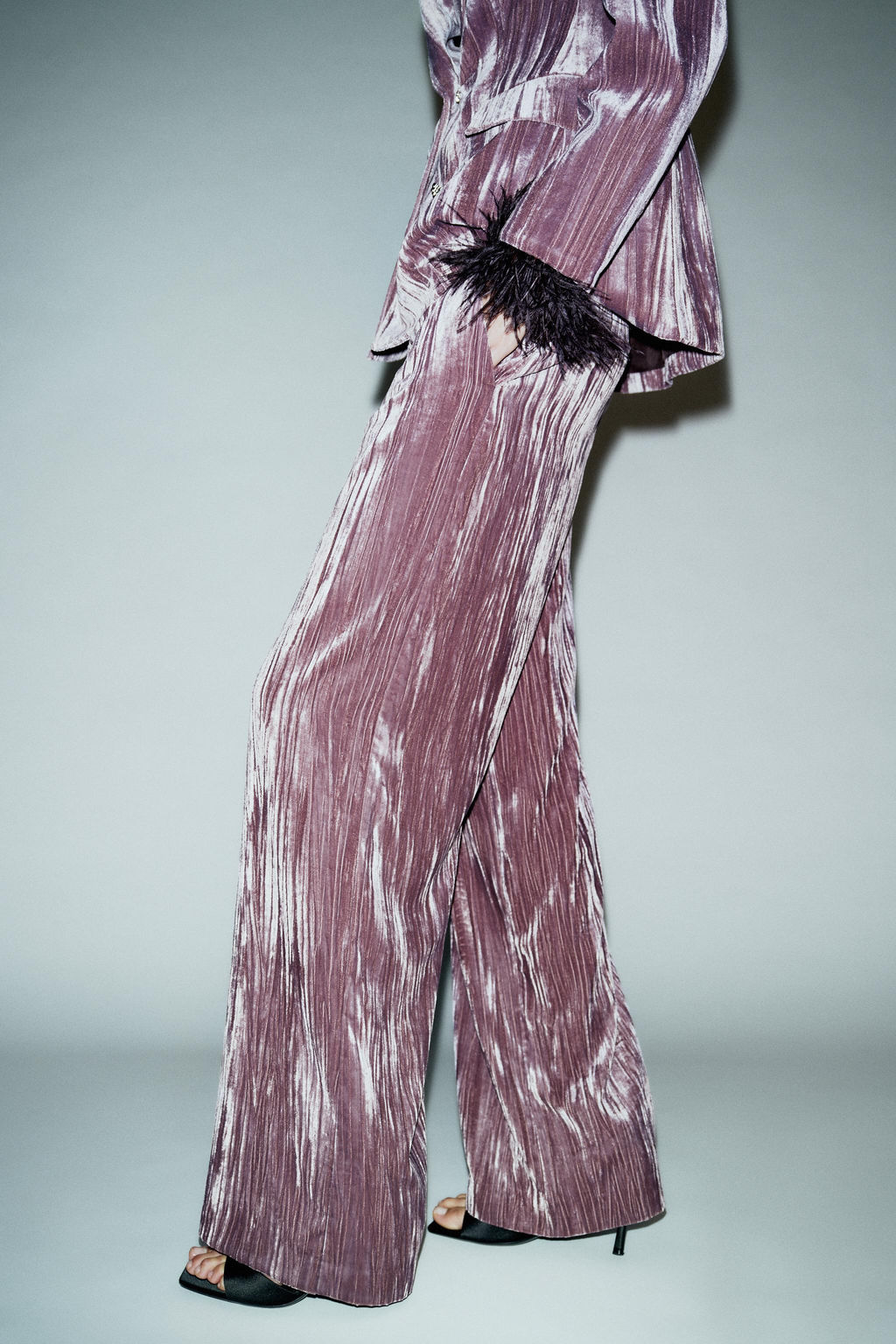 WIDE-LEG VELVET TROUSERS - Zara фото 5