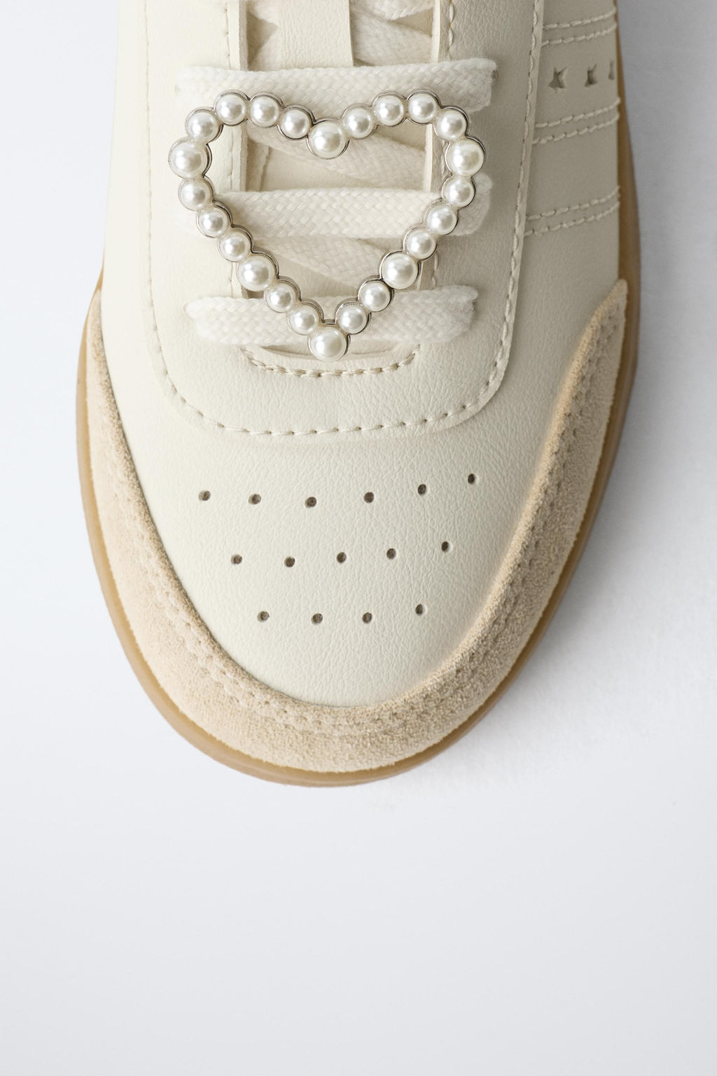 SNEAKERS WITH HEART CHARM DETAIL - Zara фото 4