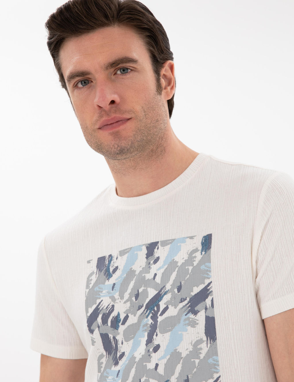 Белая стройная мата - Cacharel фото 2