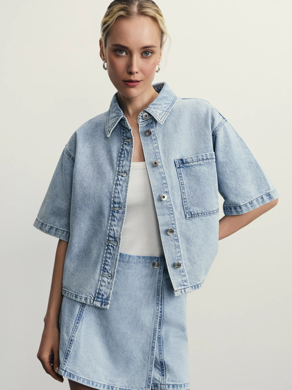 Джинсовая рубашка с коротким рукавом / Zarina