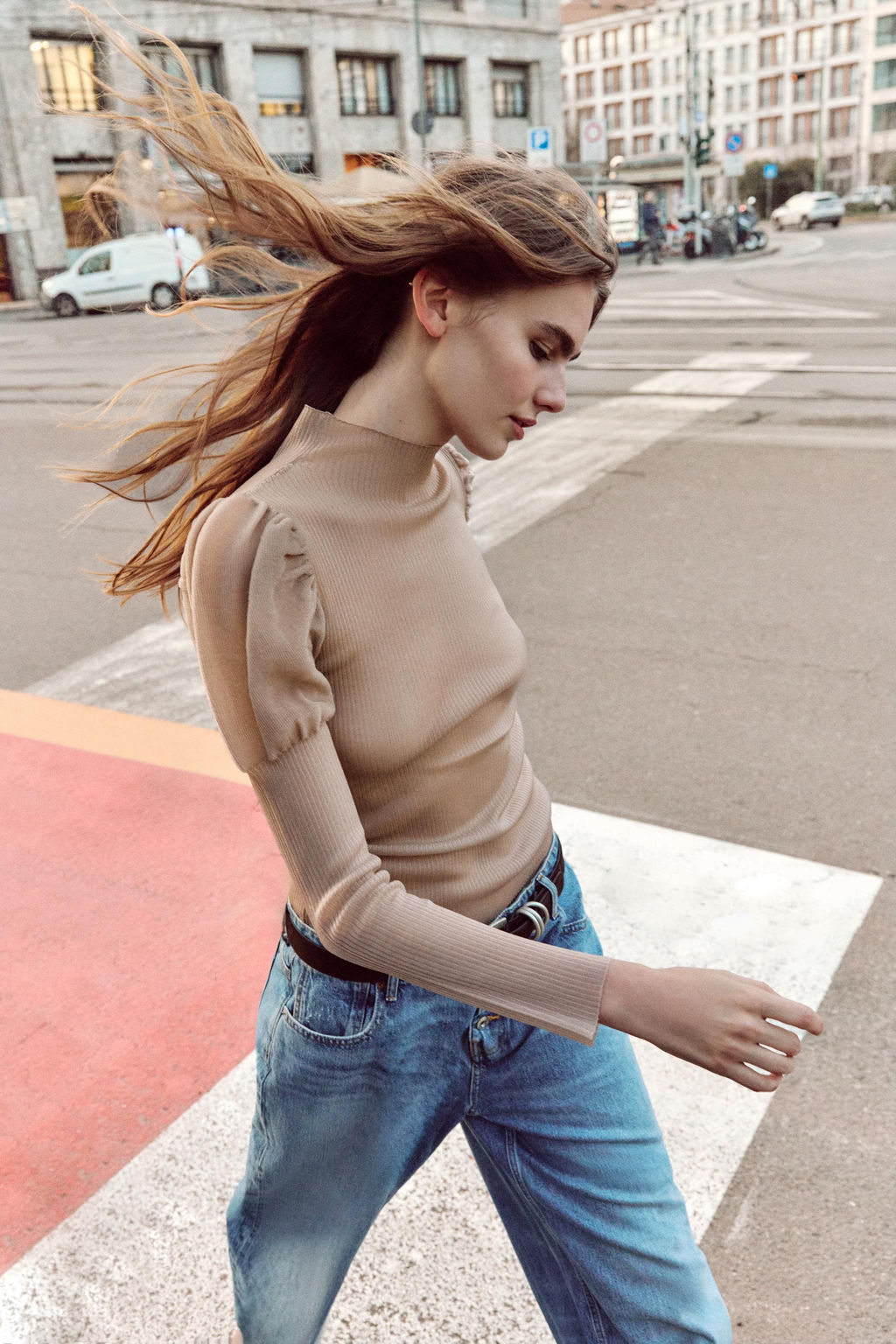 TOP PUNTO SEMITRANSPARENTE MANGA ABULLONADA / Rosa palo