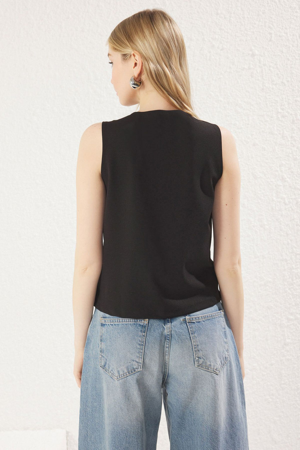 Trendyolmilla Siyah S?f?r Kol Kalp Dugme Detayl? Regular/Normal Kesim OrmeYelek TWOSS25YE00033  фото 6