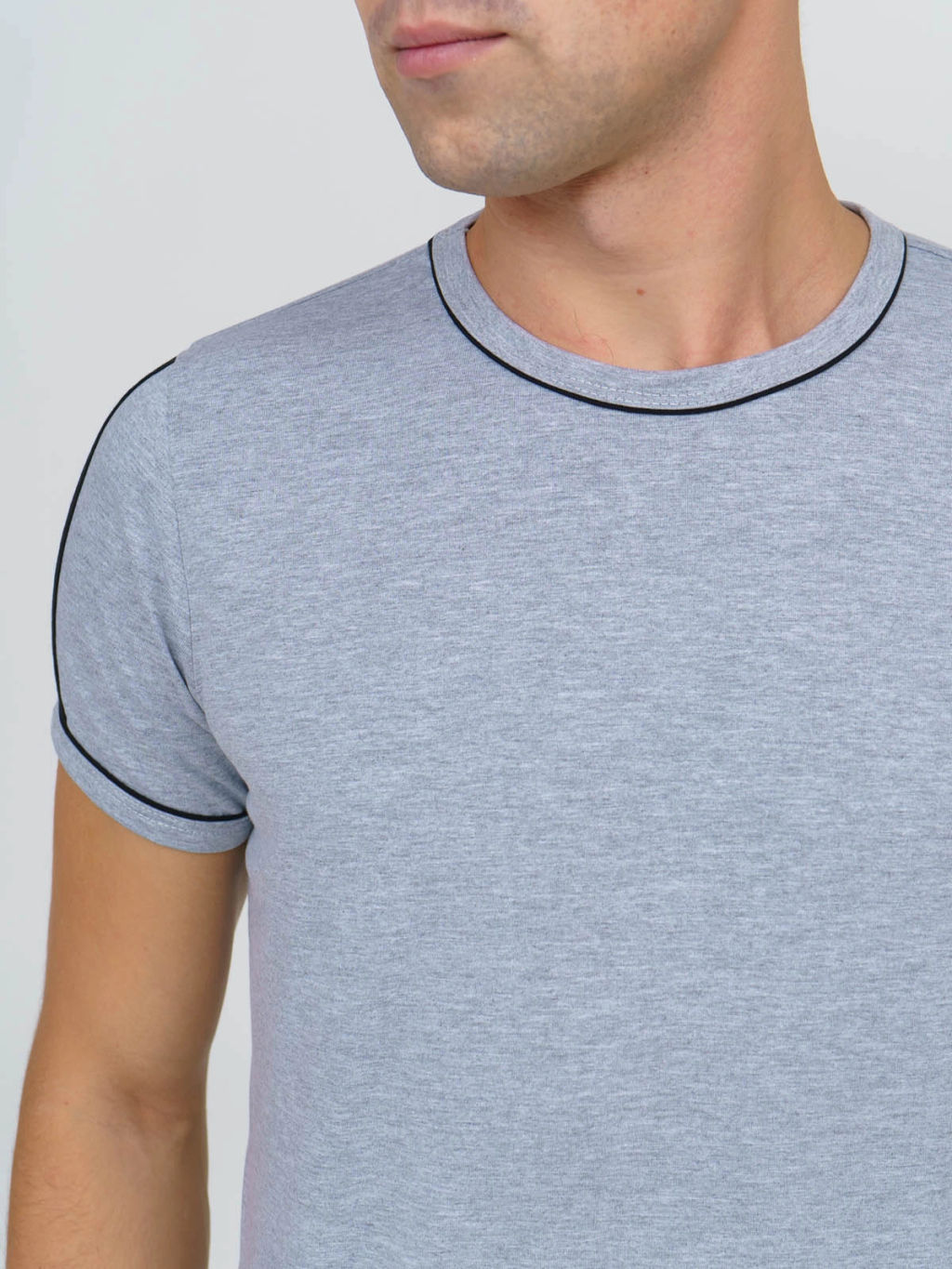 Футболка мужская, цвет серый