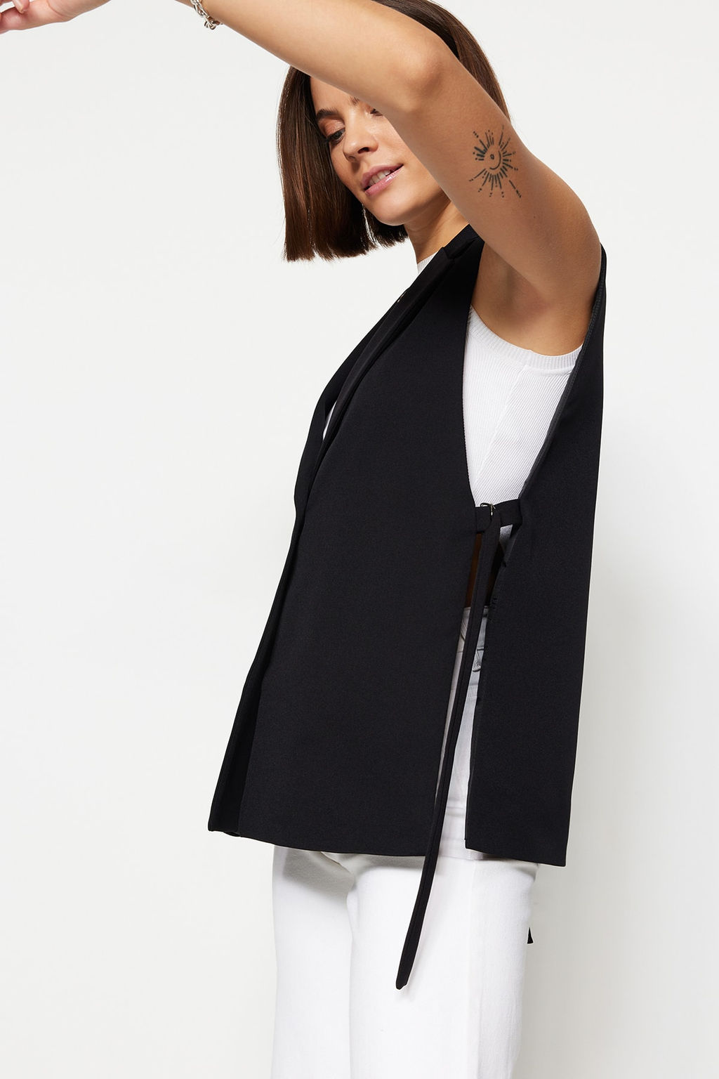 Siyah Oversize Aksesuarl? Yandan Baglama Detayl? Tek Dugmeli Astarl? Dokuma Yelek TWOAW23YE00032