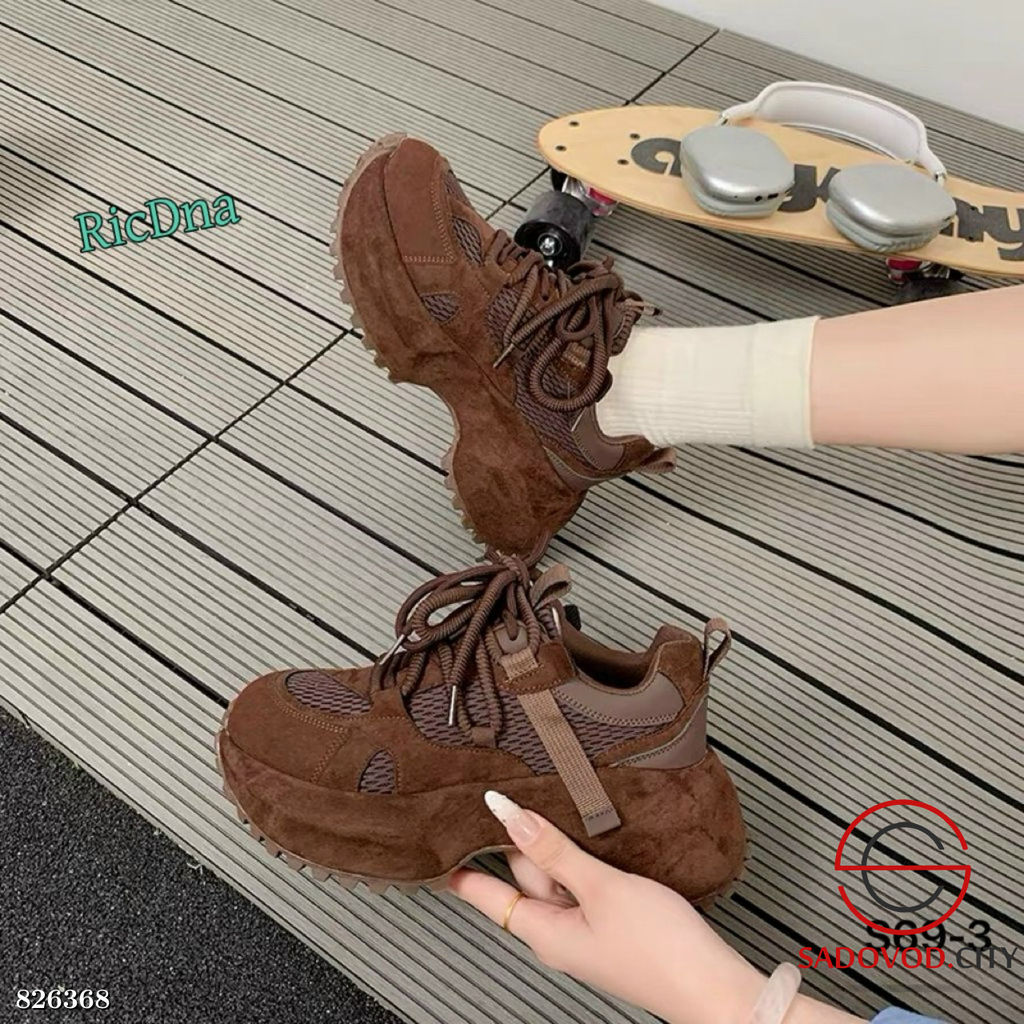 Кроссовки женские весенние