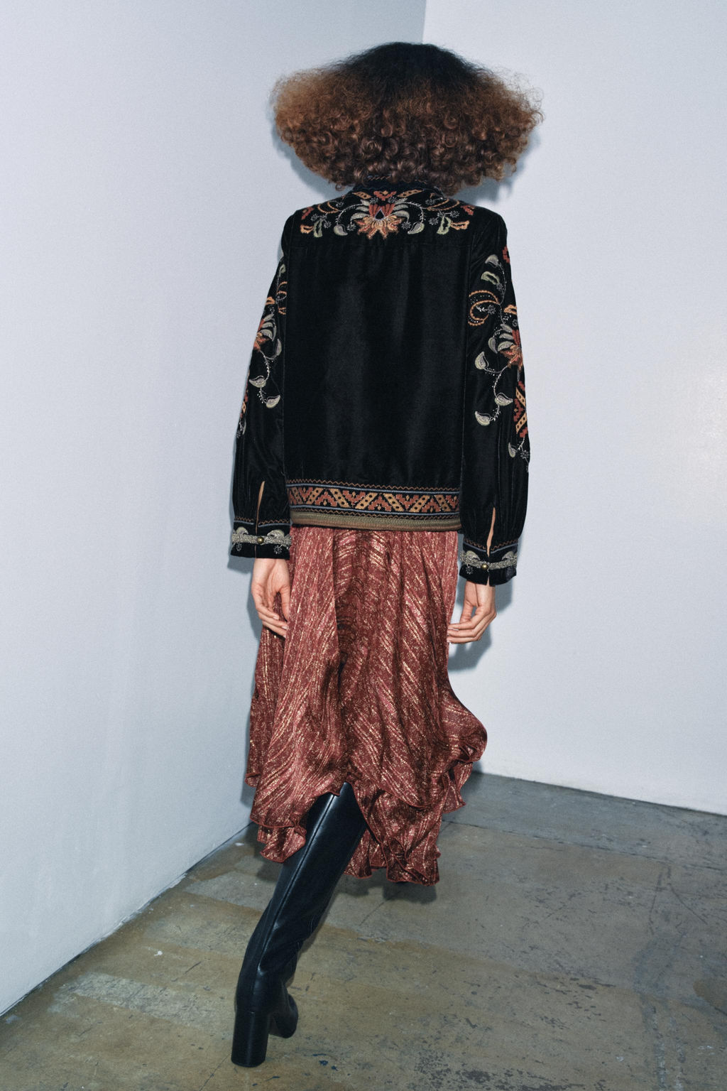 ZW COLLECTION EMBROIDERED VELVET JACKET