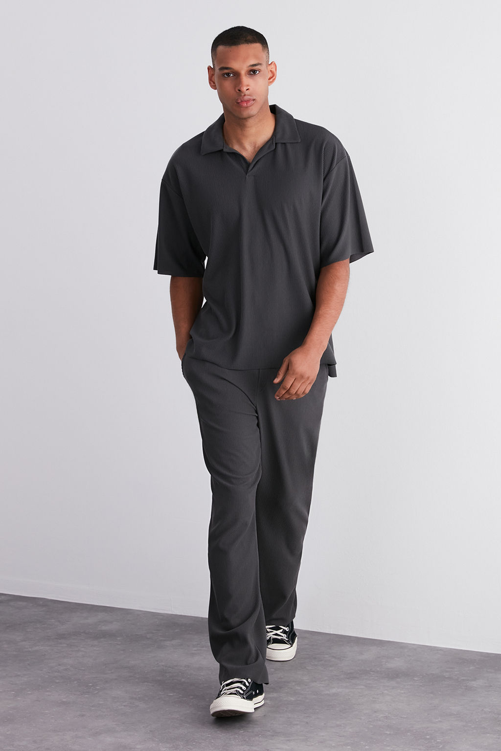 Fume /Wide Leg Dokulu K?r?smaz Gizli Kordonlu Tek Parca Esofman Alt? TMNSS23EA00013