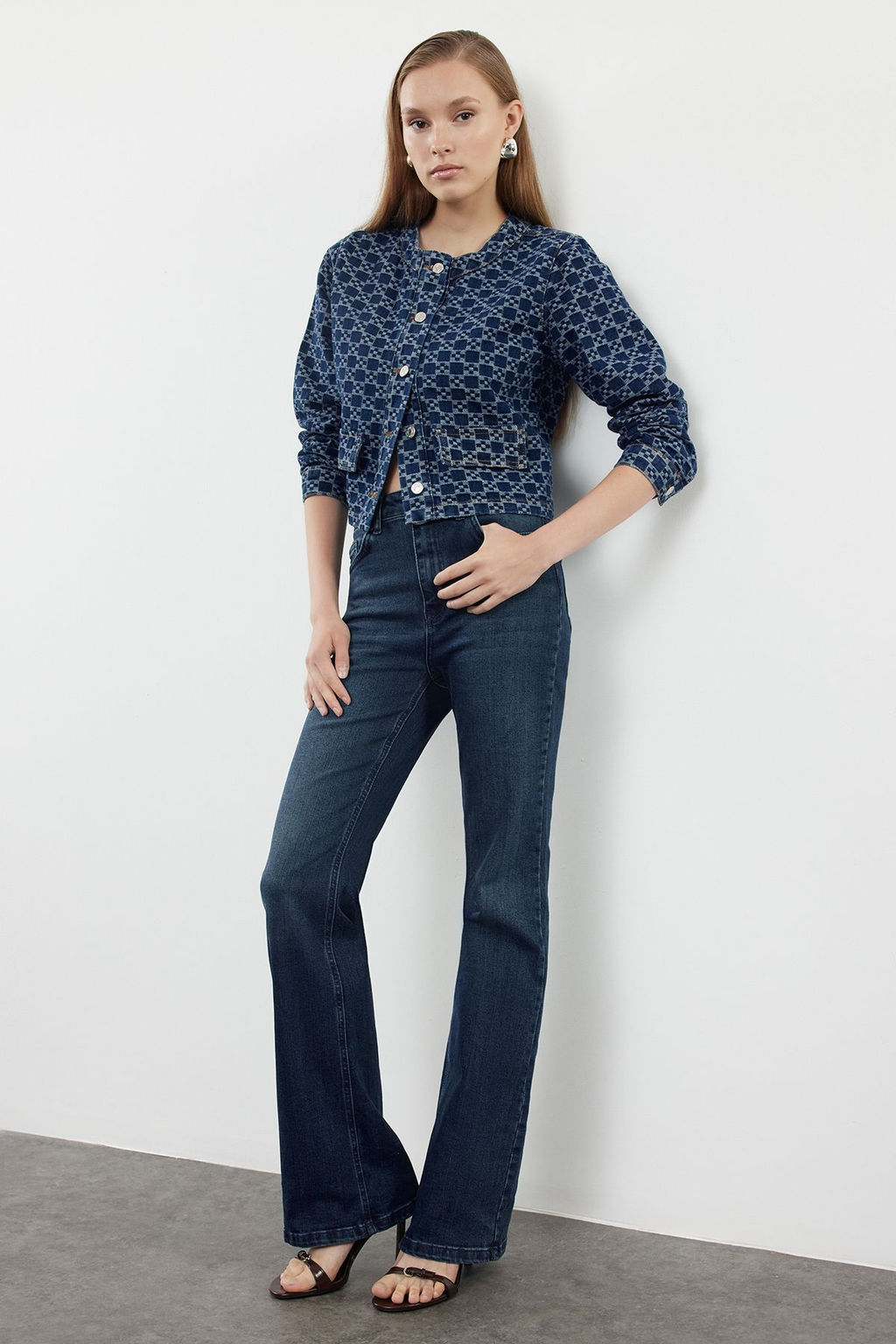 Koyu Mavi Yuksek Bel Flare Jeans TWOAW25JE00225 - Trendyolmilla фото 2