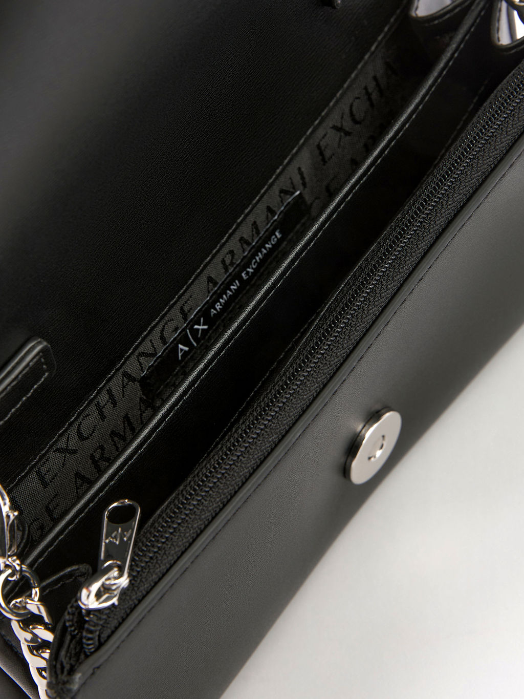 Женский клатч ARMANI EXCHANGE JODIE
