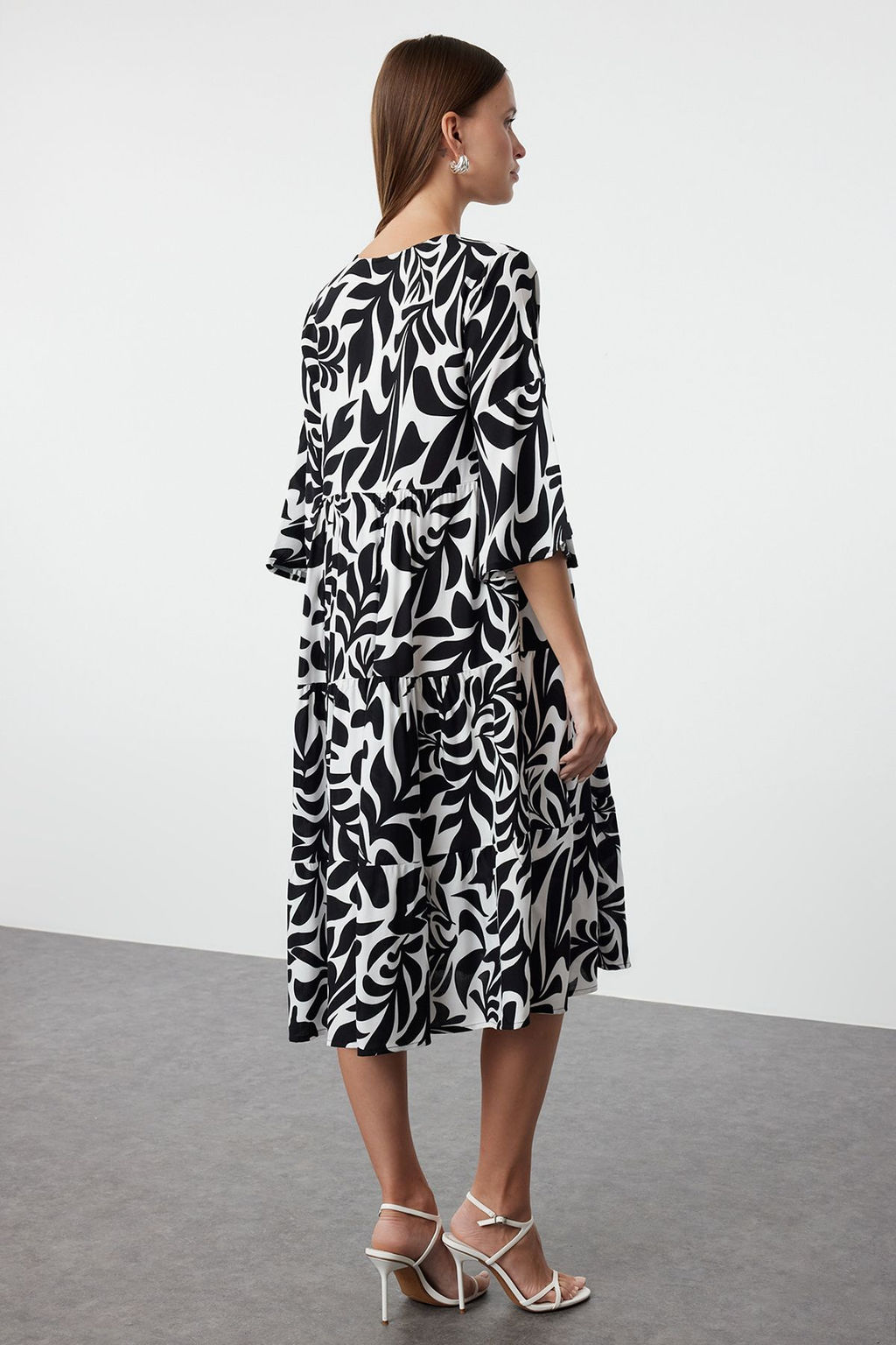 Siyah Cicekli Desenli Genis Kesim V Yaka Dokuma Elbise TWOSS24EL01029 - Trendyolmilla фото 5