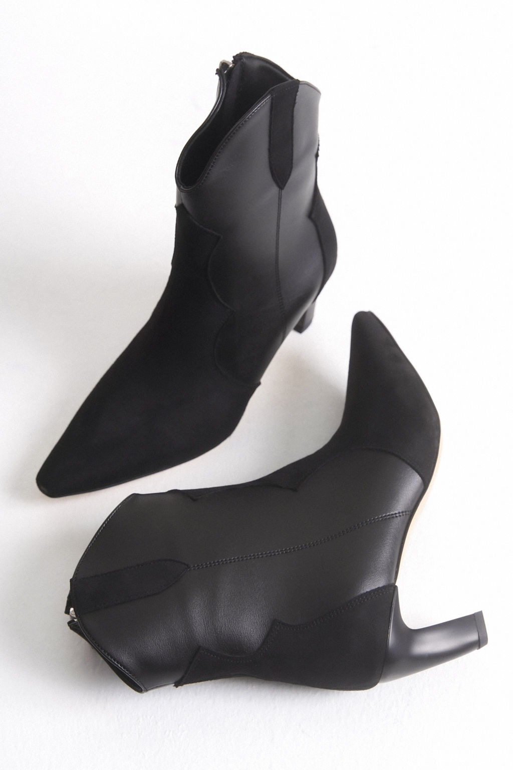 Siyah Suet Deri Detayl? Topuklu Kad?n Bilekte Bot
TAKAW26BO00048 - Trendyolmilla фото 4