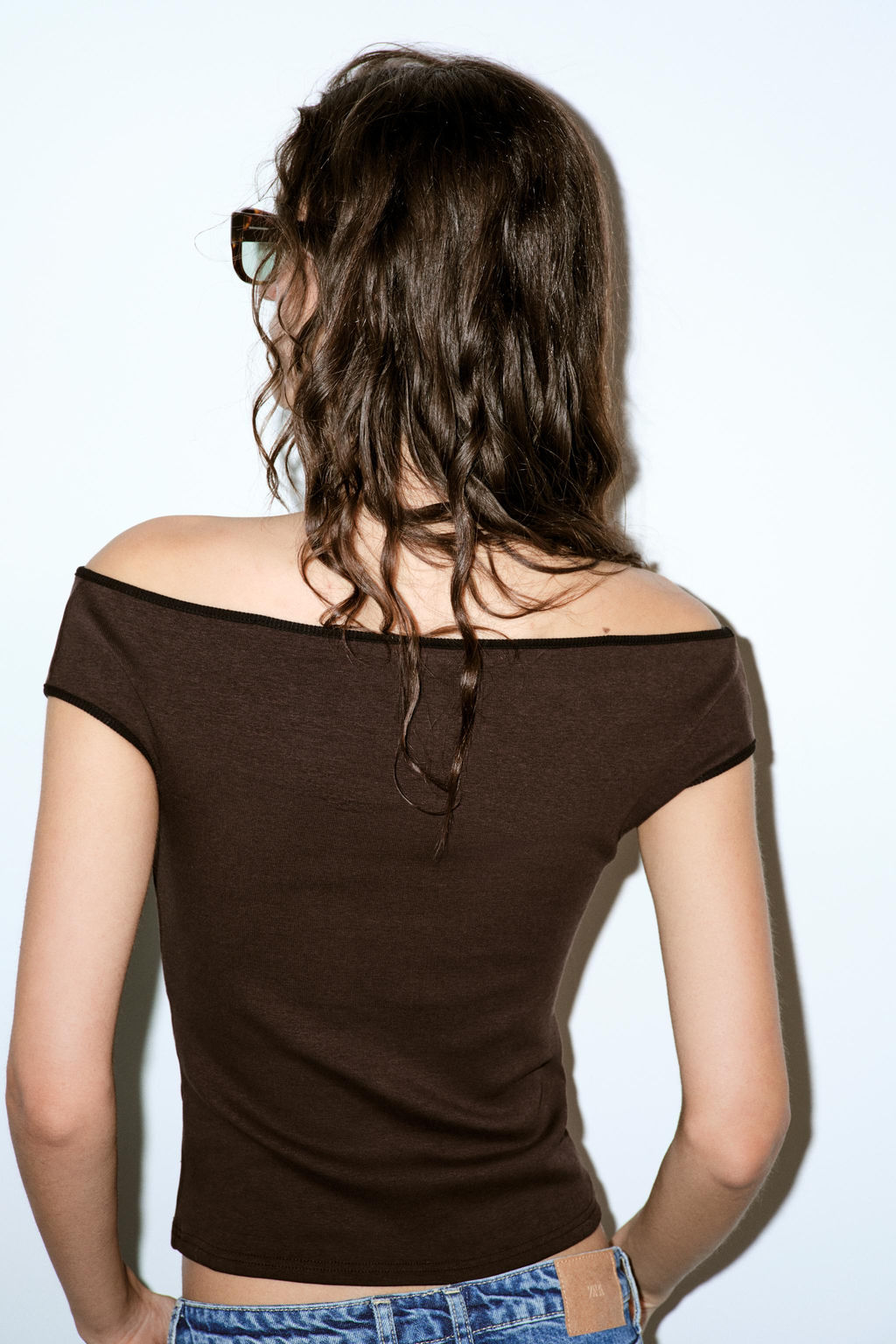 TOP ENTALLADO VIVOS CONTRASTE / Marr?n oscuro - Zara фото 5
