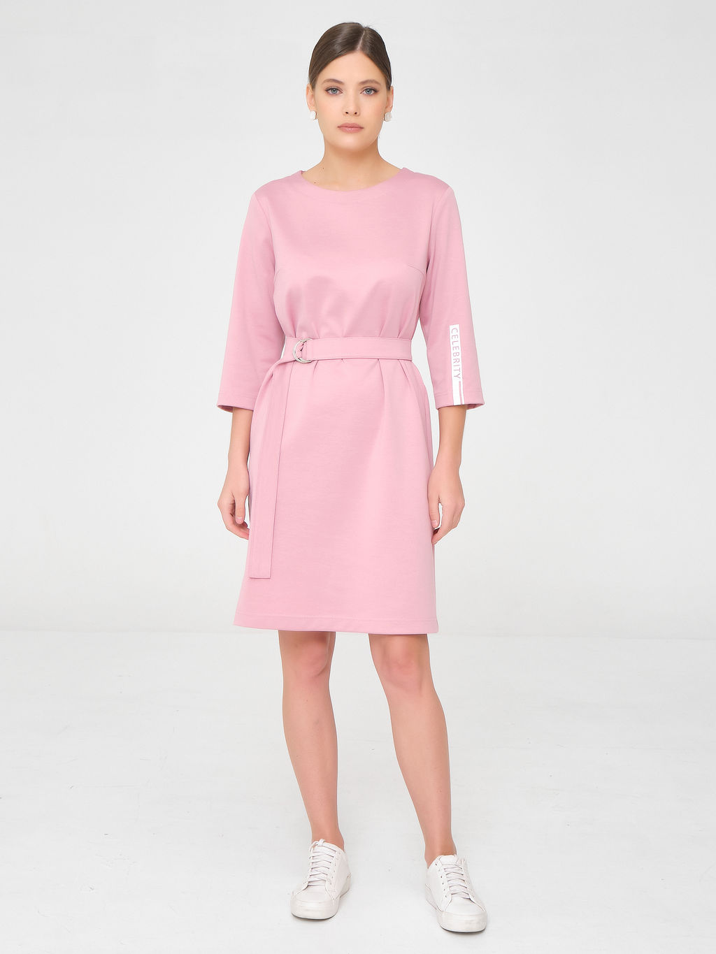 Платье с принтом на рукаве