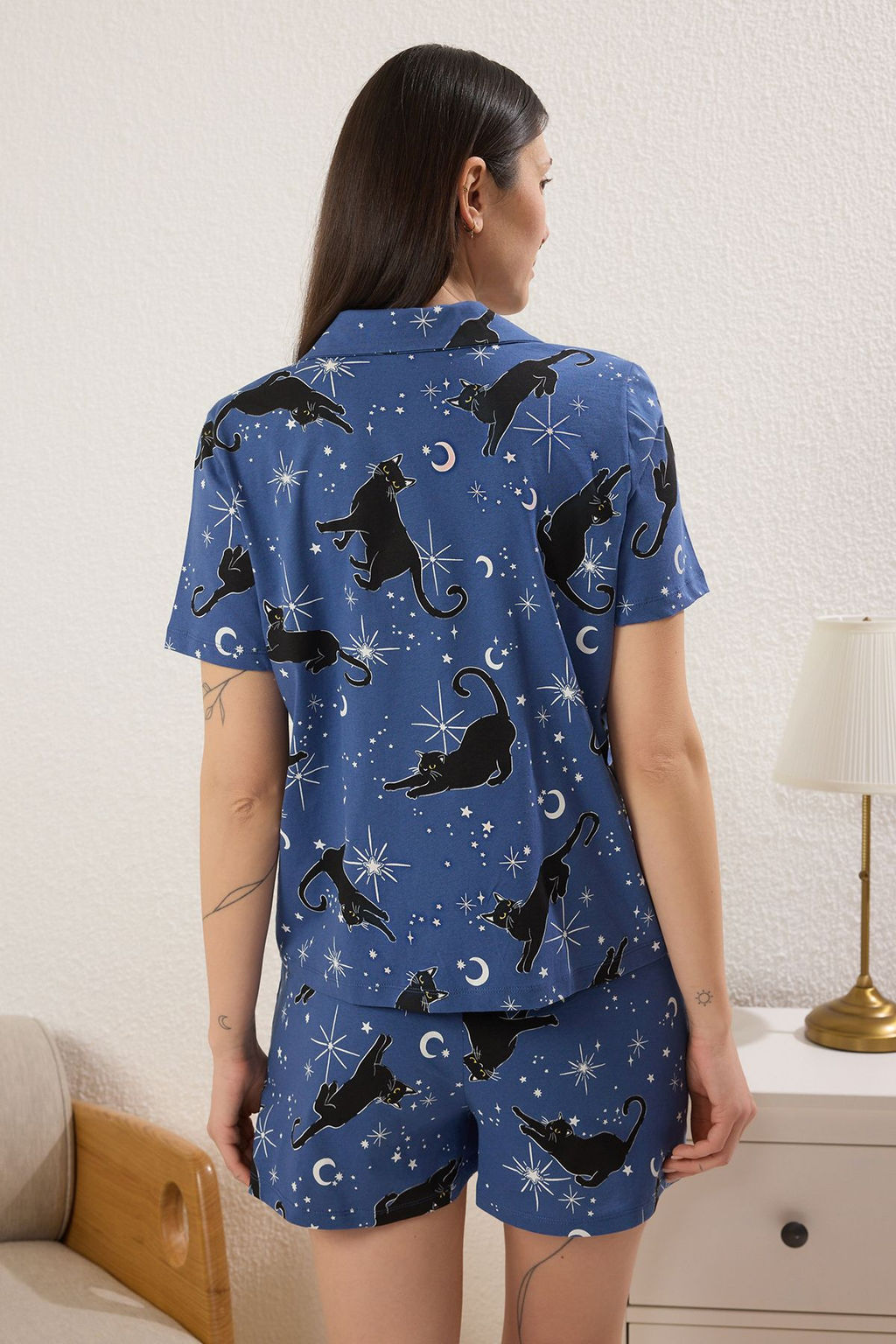 Trendyolmilla Lacivert %100 Pamuklu Kedi ve Galaksi Desenli Sortlu Orme Pijama Tak?m? THMSS25PT00370  фото 5