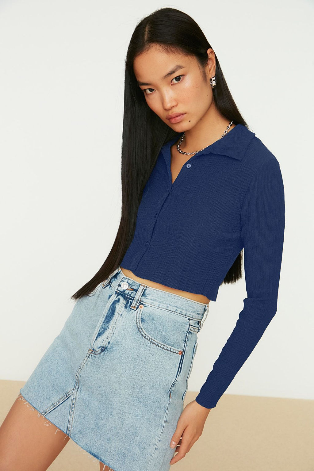 Gri Dugmeli Fitted/Vucuda Oturan Polo Yaka Burumcuk/Dokulu Crop Orme Bluz TWOAW22BZ0241 - Trendyolmilla фото 13