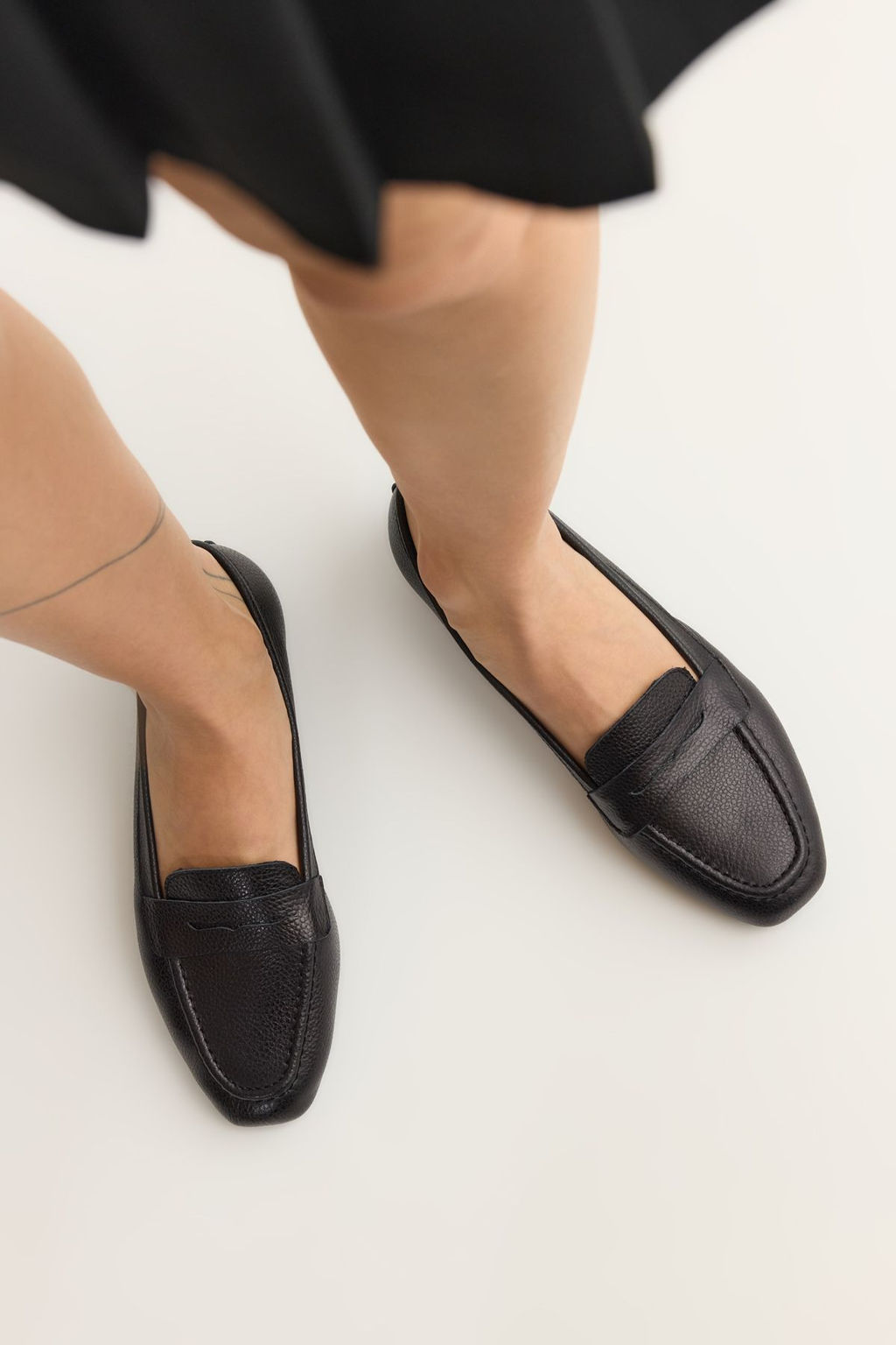 Trendyol Shoes Siyah Hakiki Dokulu Deri Kare Burun Duz Kad?n Loafer Ayakkab? TAKSS25LA00007