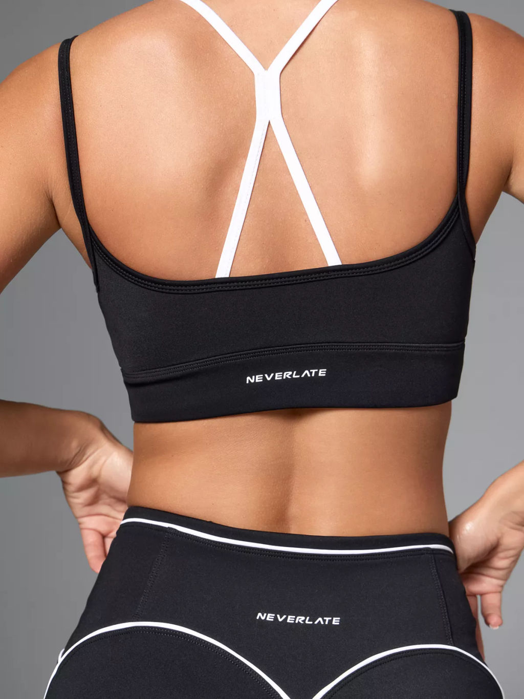 Топ-бра с контрастными вставками