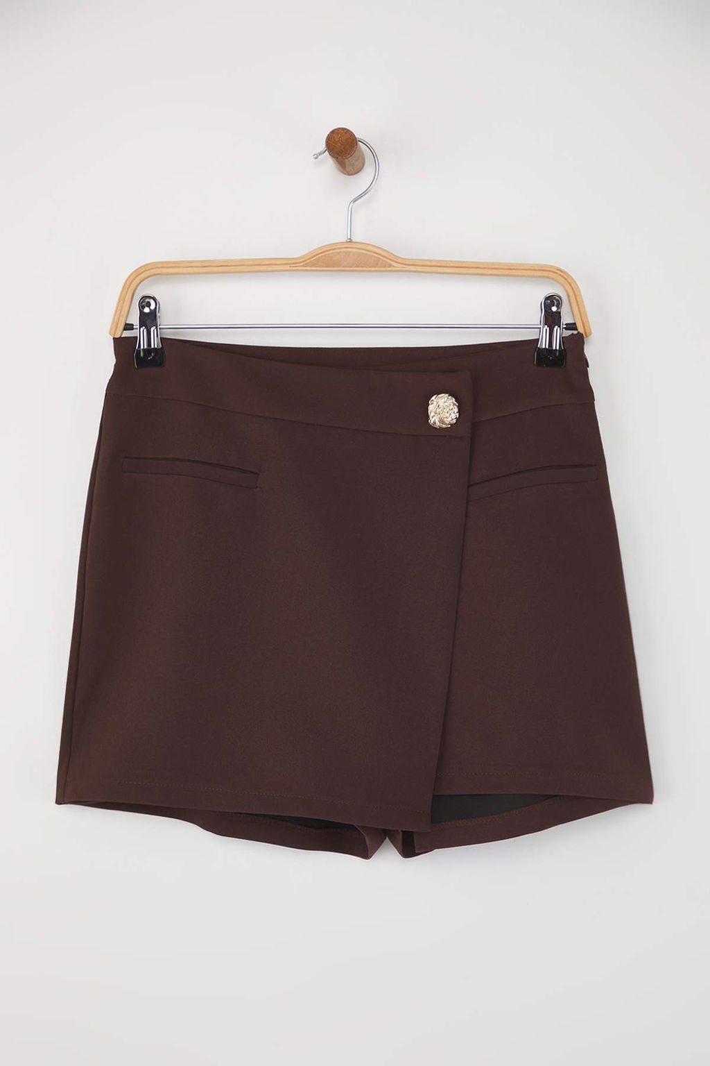 Koyu Kahverengi Dugme Detayl? Mini Sort Etek Sort & Bermuda TWOAW26SR00027