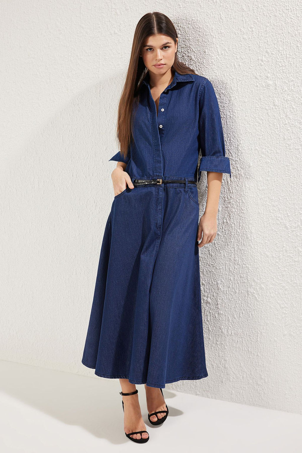Trendyolmilla Koyu Mavi Etegi Volanl? Maxi Denim Gomlek Elbise TWOSS25EL00351