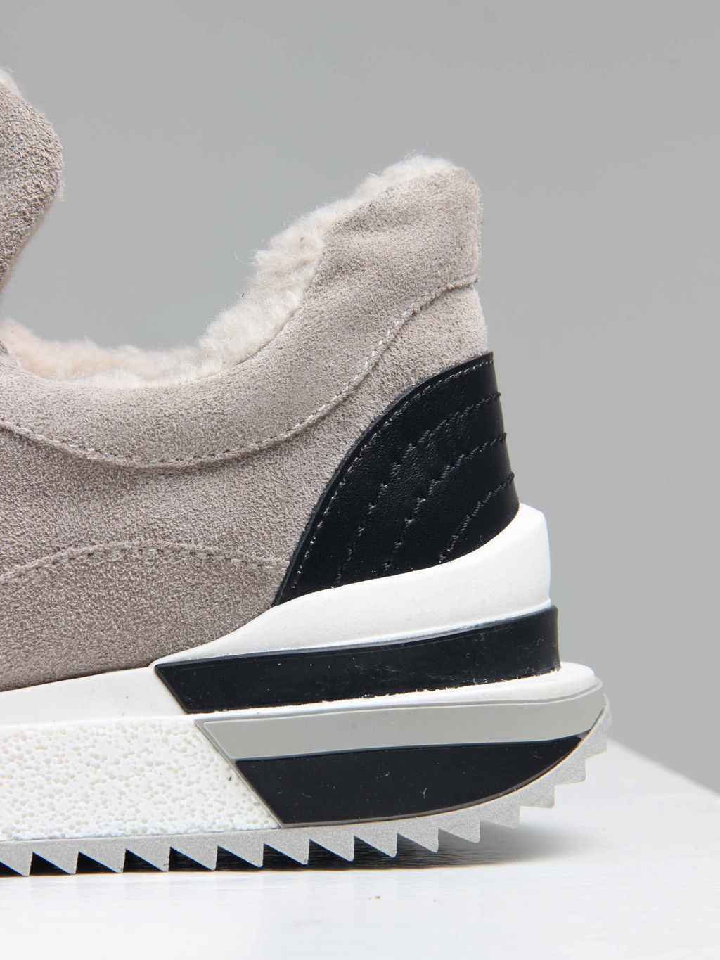 Кроссовки 150.maskgr. каменный замша/Мех