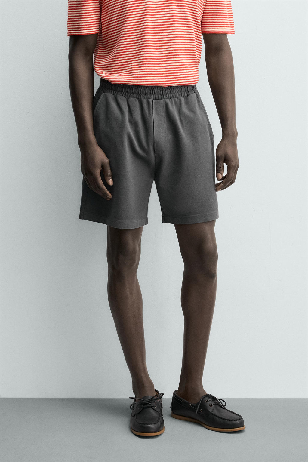 BERMUDA PIQU? REGULAR FIT LAVADO / Gris antracita
