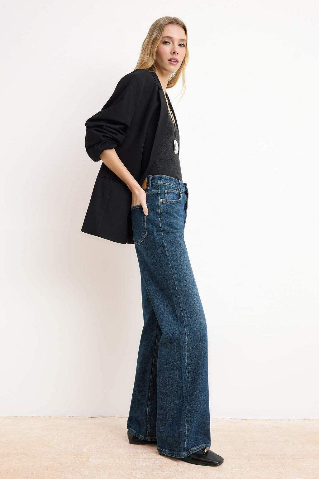 Koyu Mavi Yuksek Bel Az Esnek Wide Leg Genis Paca Jeans TWOSS26JE00153 - Trendyolmilla фото 4