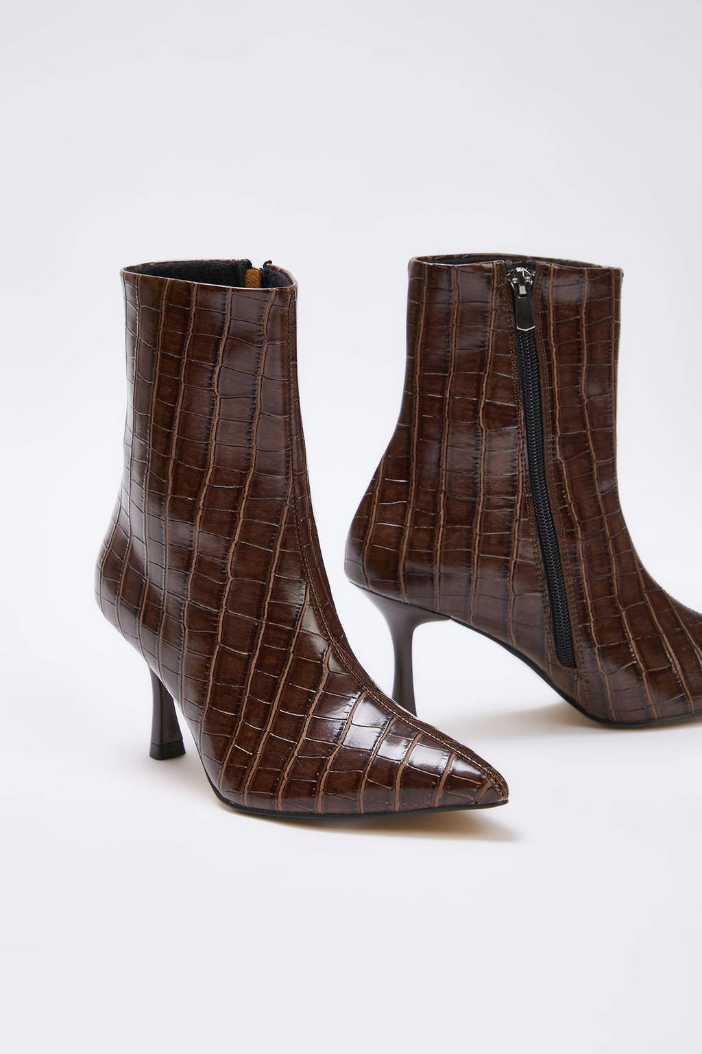 Siyah Timsah Derisi Gorunumlu Ince Topuklu Bilekte Kad?n Bot
TAKAW26BO00058 - Trendyolmilla фото 8