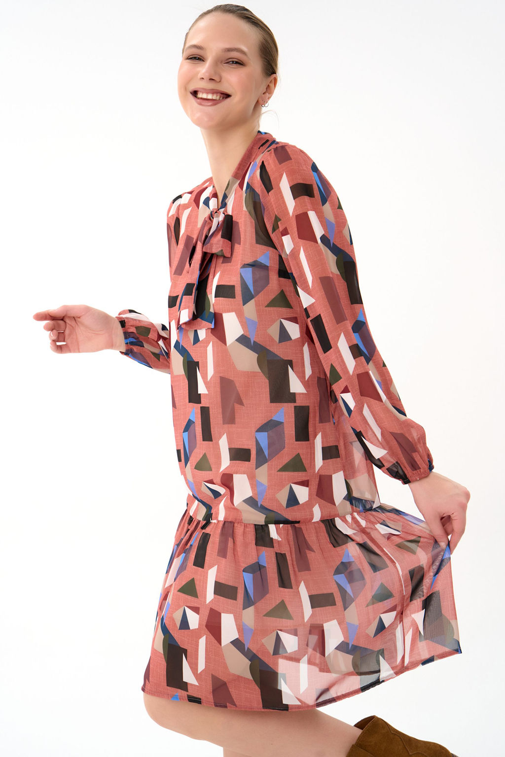 Платье Нежный акцент  2 (алый)