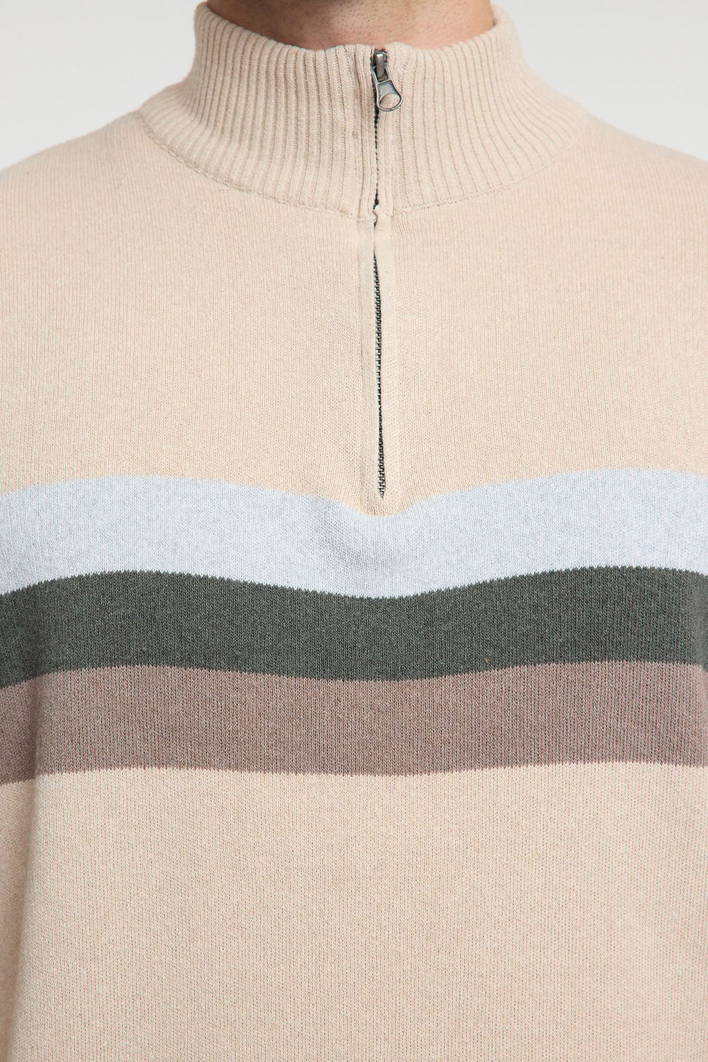 Bej Regular Pamuklu Yar?m Bal?kc? Yaka Renk Bloklu Triko Kazak TMNAW25KZ00013 - Trendyolmilla фото 4