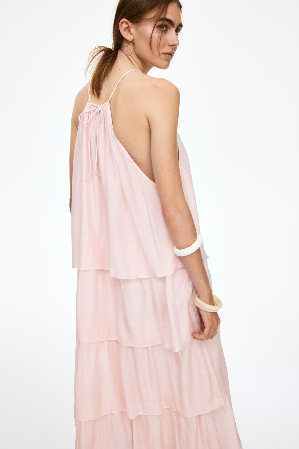 Vestido escalonado de volantes con tirantes finos - H&m фото 3