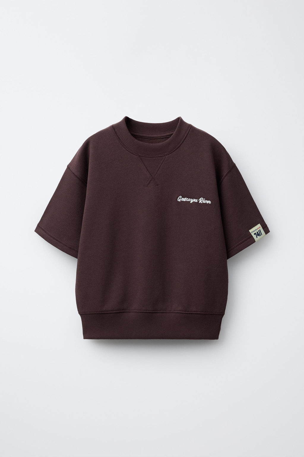 CONJUNTO CAMISETA Y BERMUDA TEXTO BORDADO / Berenjena