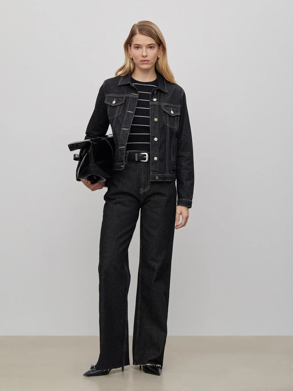 ЕМКА / Джинсовая куртка в чёрном цвете - Emka фото 2