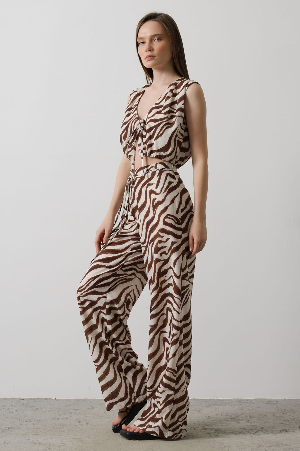 TRENDYOLMILLA Cok Renkli Desenli Wide Leg/Genis Paca Pantolon TWOSS25PL00035 фото 3