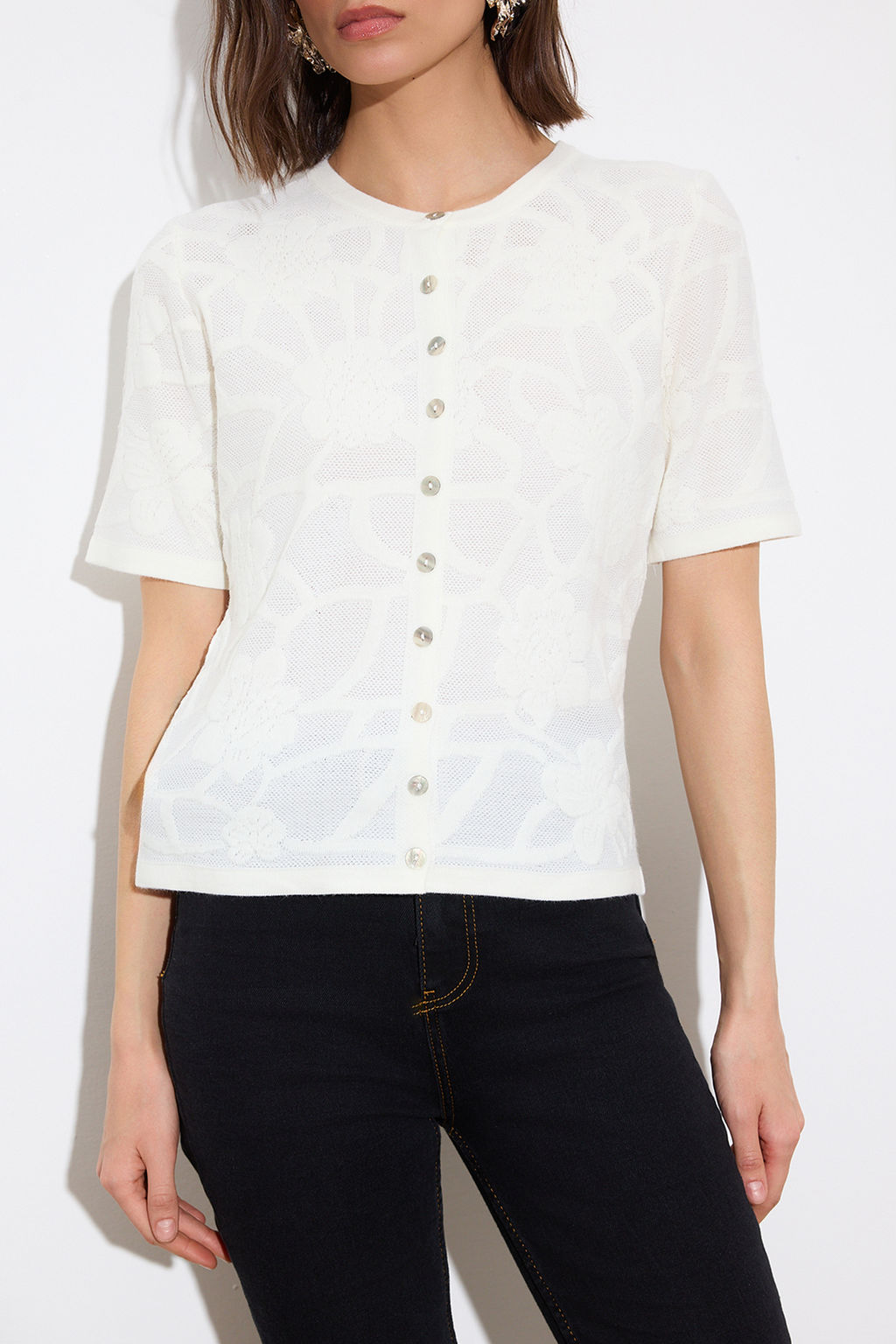 Limited Edition Ekru Cicek Desenli ve Dokulu Bisiklet Yaka Triko Bluz TWOSS26BZ00118