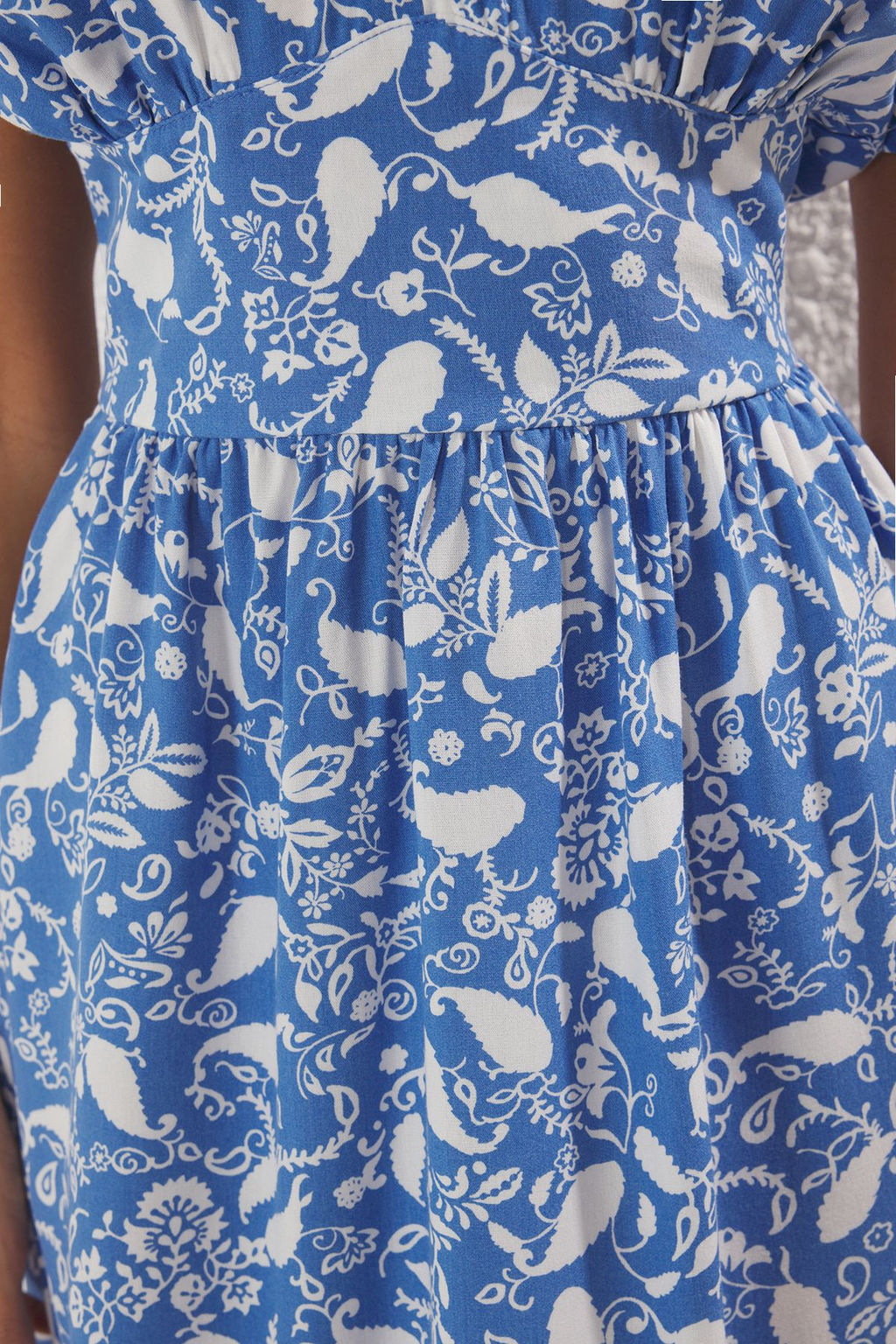 Mavi Etegi Belden Ac?lan Sal Desen Mini Dokuma Elbise TWOSS25EL00575 - Trendyolmilla фото 3