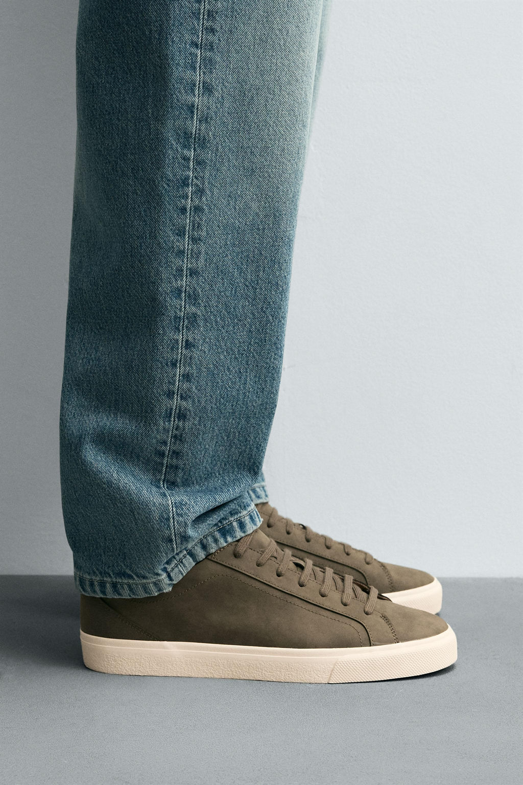 BASIC TRAINERS