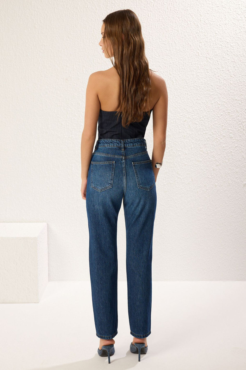 Koyu Mavi Yuksek Bel Duz Kesim Straight Jeans TWOSS23JE00089