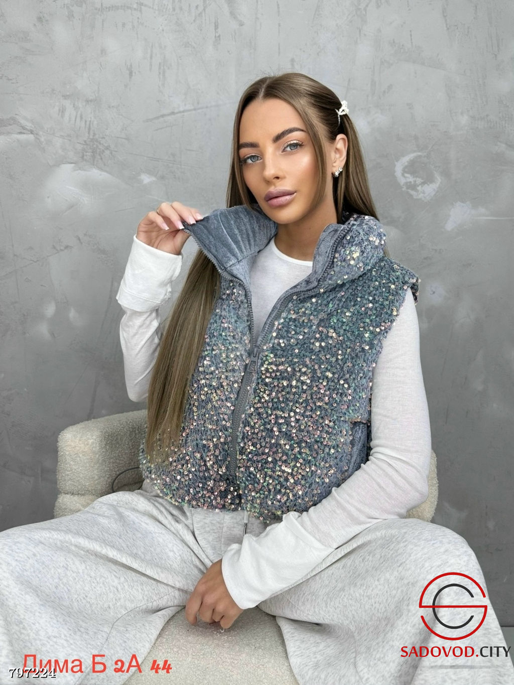 Жилетка утепленная с пайетками - Bruno фото 4