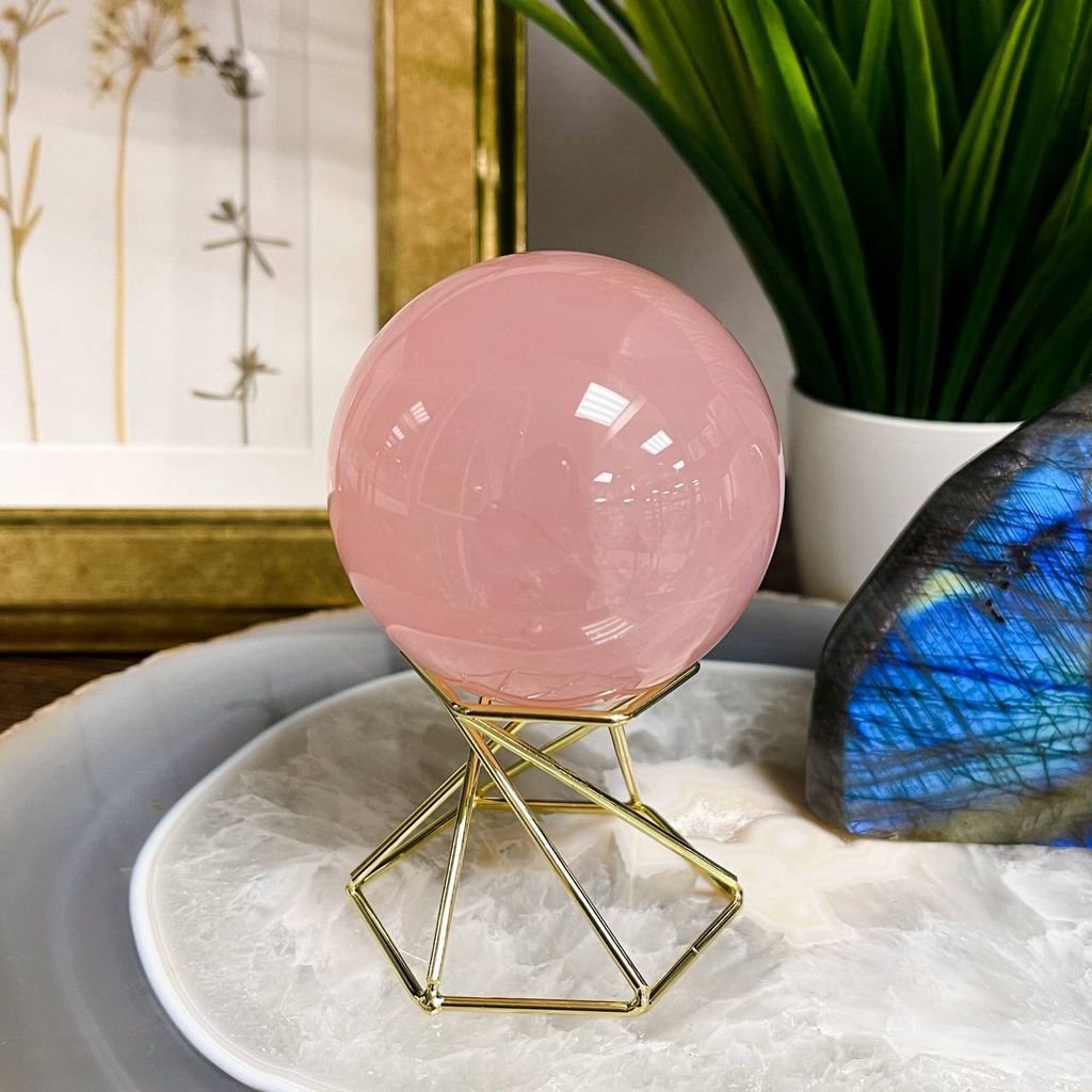 Шар из мадагаскарского Розового кварца