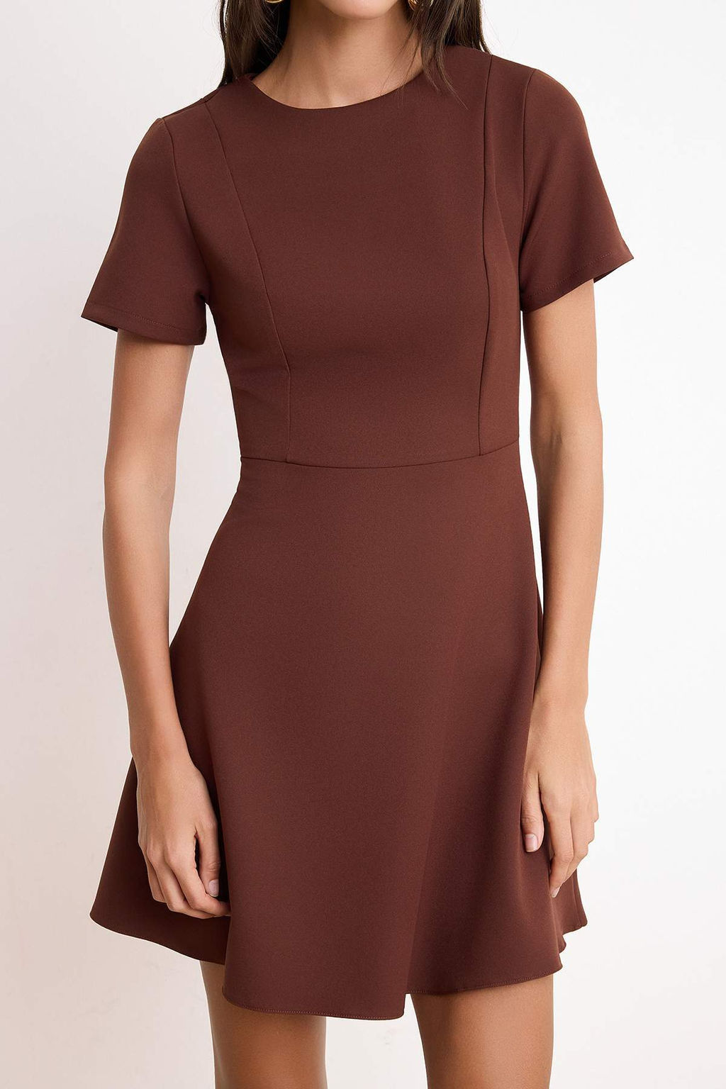 Kahverengi Etegi Belden Ac?lan K?sa Kol Mini Esnek Dokuma Elbise TWOSS26EL00307