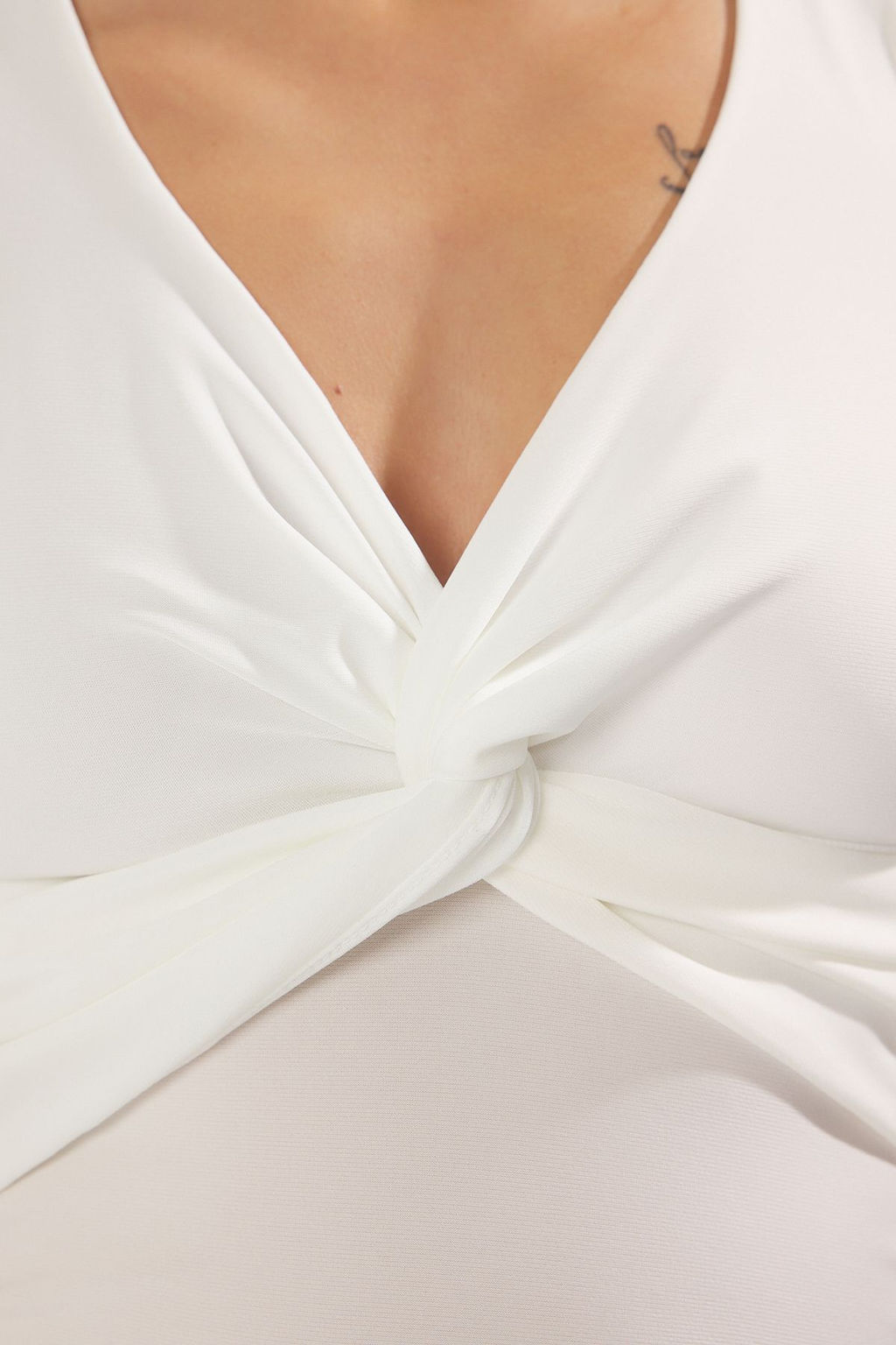 Trendyolmilla Murdum Dugum Detayl? Fitted/Vucuda Oturan Orme Bluz TWOSS25BZ00518  фото 7