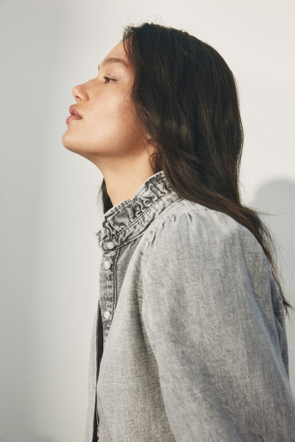 Blusa denim con ribetes de volante - H&m фото 9