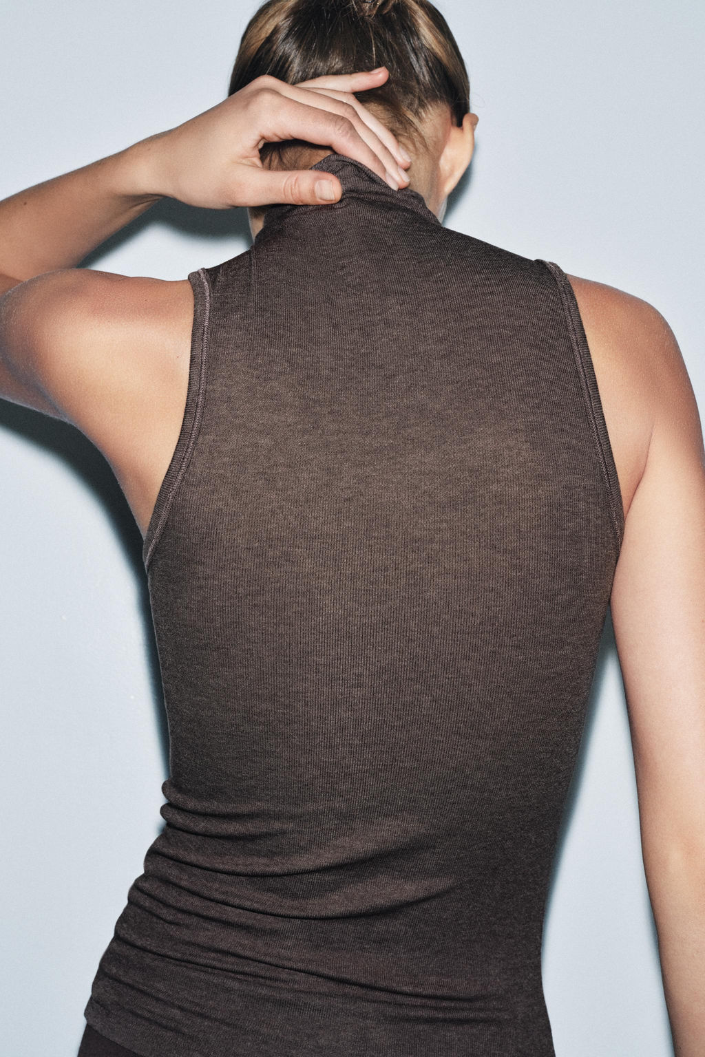 HIGH NECK SLEEVELESS TOP - Zara фото 3