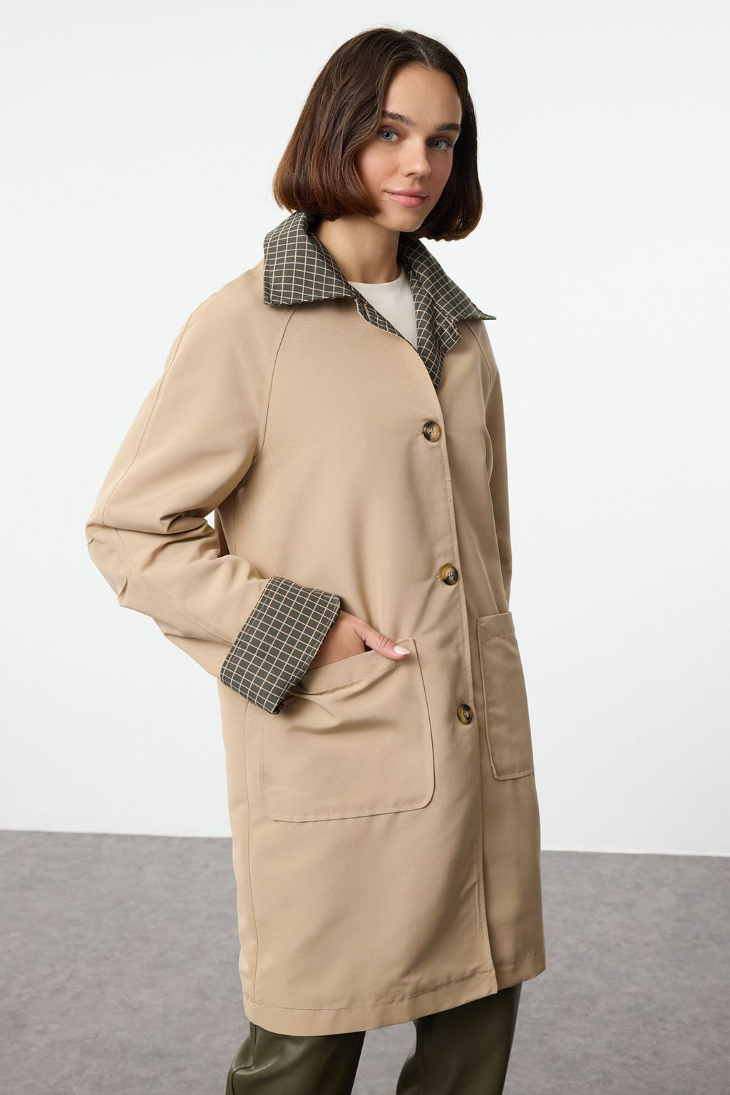Trendyolmilla Bej Ekose Astarl? Regular Midi Trenckot TWOAW25TR00043  фото 7